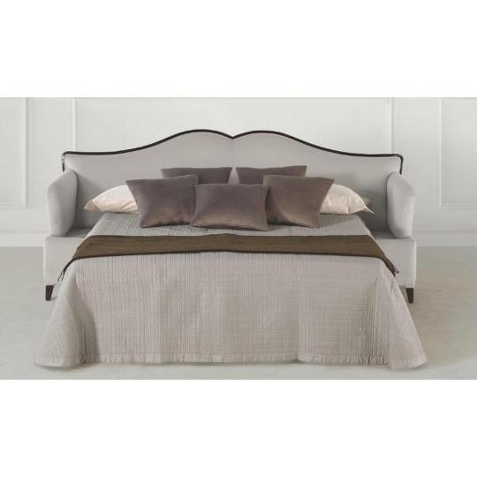 klasszikus kinyithato agyazhato luxus kanape potaggyal polgari elegans vendegagyas ulogarnitura butor nappali exkluziv kastely butor egyedi mobilsedia mediterran fa keretes kanapek egyedi gyartasa lakberendezesi aruhaz bolt.jpg